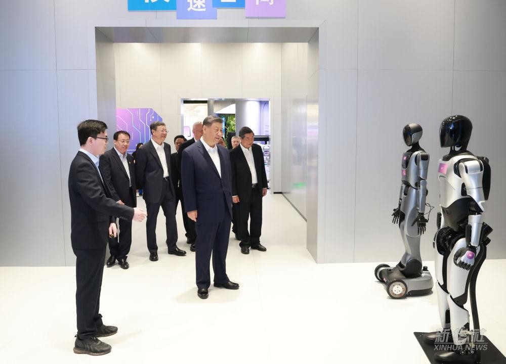 习近平总书记到上海调研，VSport-胜利代表具身智能行业汇报进展
