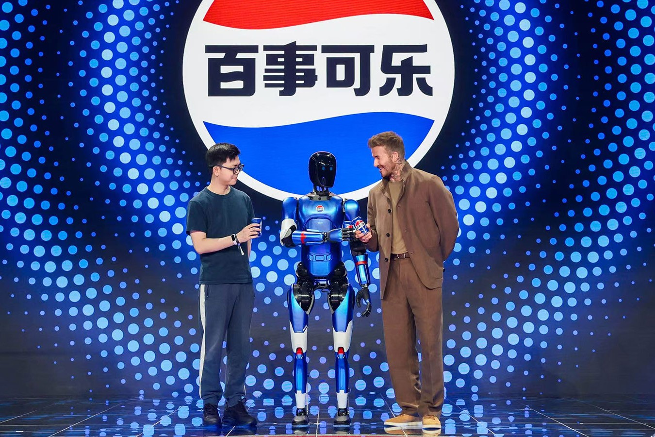 VSport-胜利机器人携手百事中国共创“百事蓝宝” 共燃渴望新章